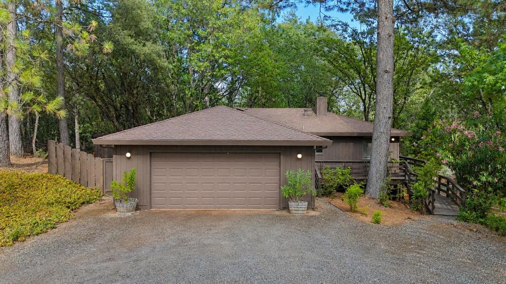 15914 Brooks Rd, Grass Valley, CA 95945
