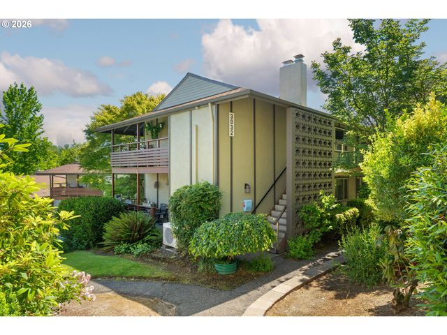 3032 Sw FLORIDA Ct C, Portland, OR 97219