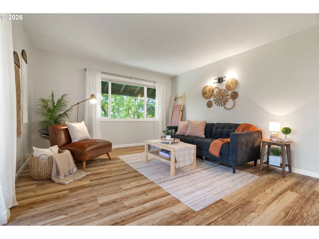 3032 Sw FLORIDA Ct C, Portland, OR 97219