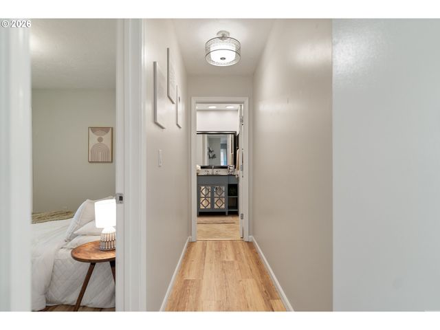 3032 Sw FLORIDA Ct C, Portland, OR 97219