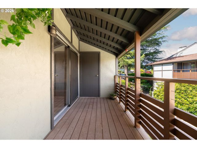 3032 Sw FLORIDA Ct C, Portland, OR 97219