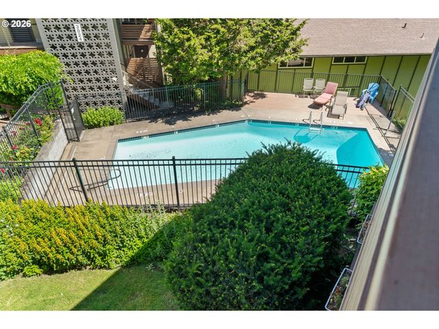 3032 Sw FLORIDA Ct C, Portland, OR 97219