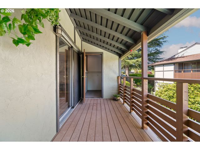3032 Sw FLORIDA Ct C, Portland, OR 97219
