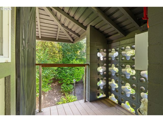 3032 Sw FLORIDA Ct C, Portland, OR 97219