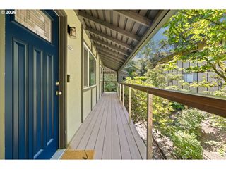 3032 Sw FLORIDA Ct C, Portland, OR 97219
