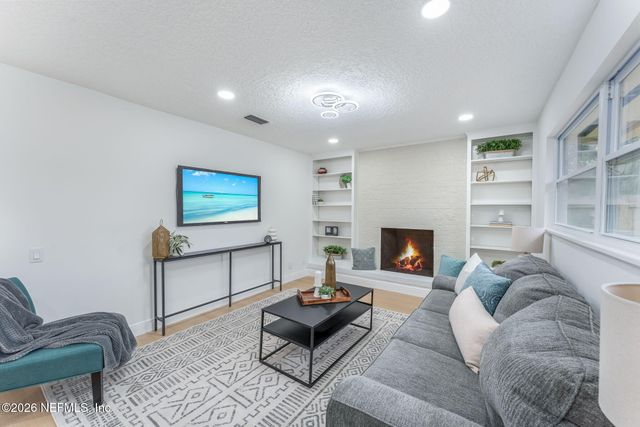 8460 W LYNDA SUE Lane, Jacksonville, FL 32217