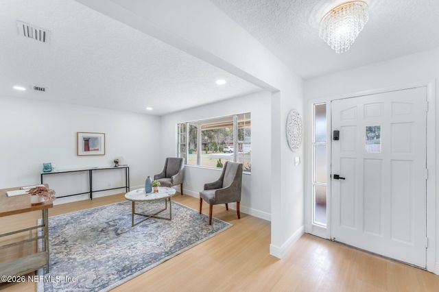 8460 W LYNDA SUE Lane, Jacksonville, FL 32217