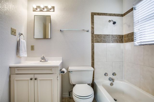 700 Kings Row, Denton, TX 76209