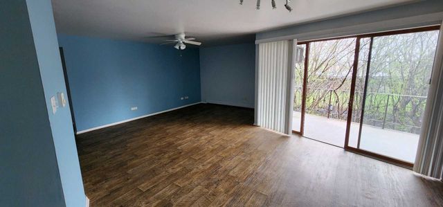 2305 Holiday Terrace 131, Lansing, IL 60438
