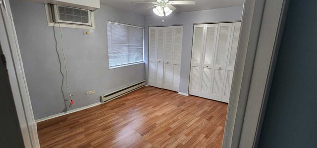 2305 Holiday Terrace 131, Lansing, IL 60438