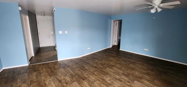 2305 Holiday Terrace 131, Lansing, IL 60438