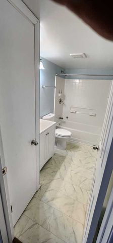 2305 Holiday Terrace 131, Lansing, IL 60438