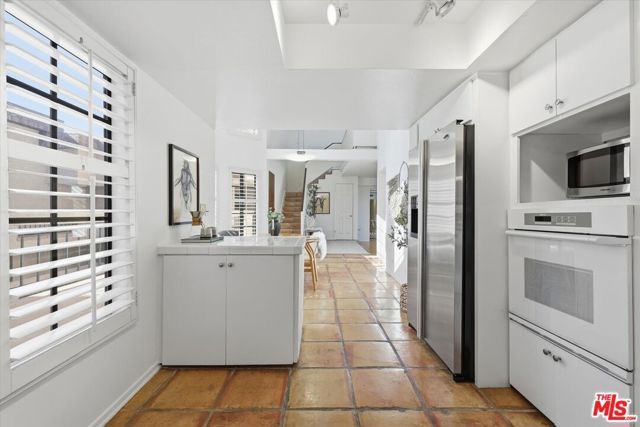 12321 Ocean Park Boulevard 18, Los Angeles, CA 90064