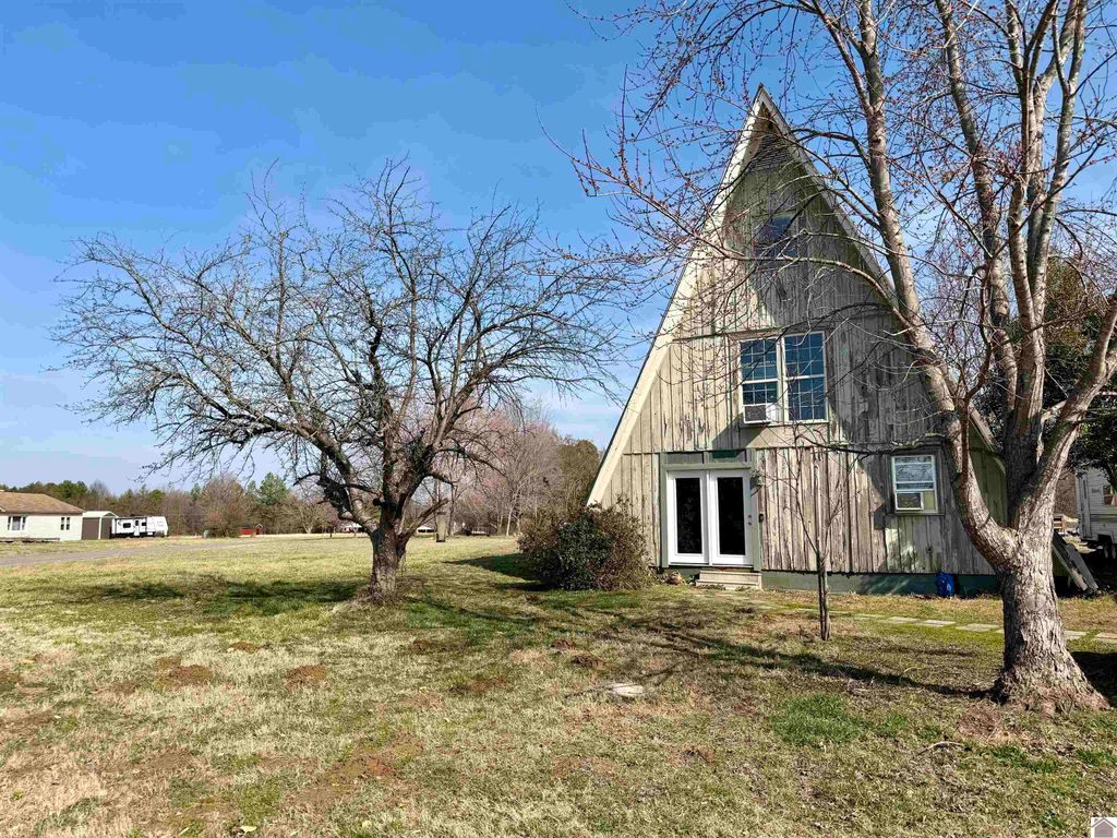 3185 Wadesboro Road, Benton, KY 42025