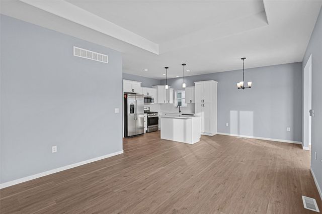 955 Eisenhower Boulevard, North Liberty, IA 52317