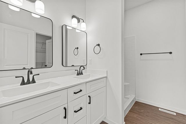 955 Eisenhower Boulevard, North Liberty, IA 52317