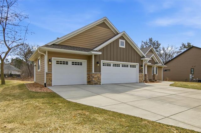 3729 Crest Ridge Court, Eau Claire, WI 54701