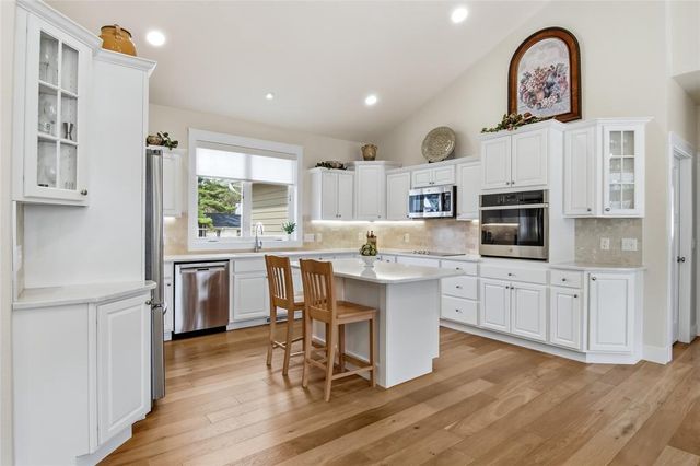 3729 Crest Ridge Court, Eau Claire, WI 54701