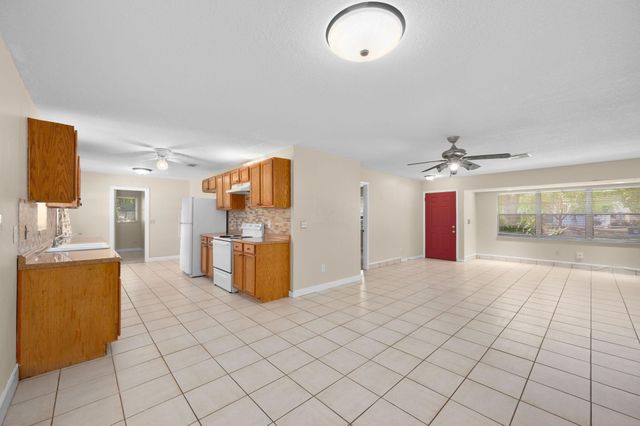 2491 SE Whitehorse Street, Port St Lucie, FL 34984