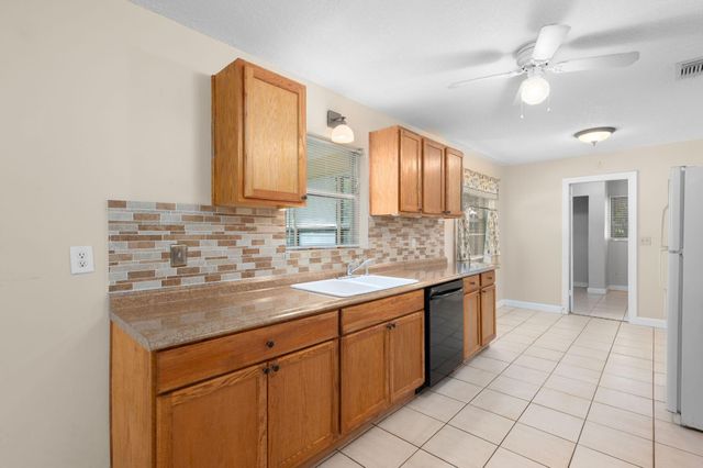 2491 SE Whitehorse Street, Port St Lucie, FL 34984