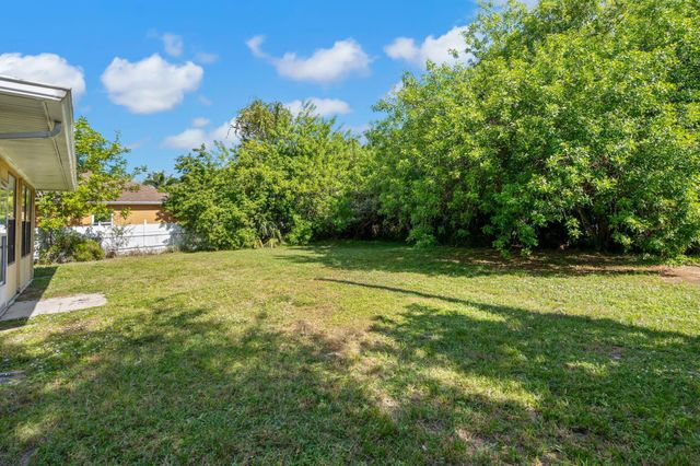 2491 SE Whitehorse Street, Port St Lucie, FL 34984