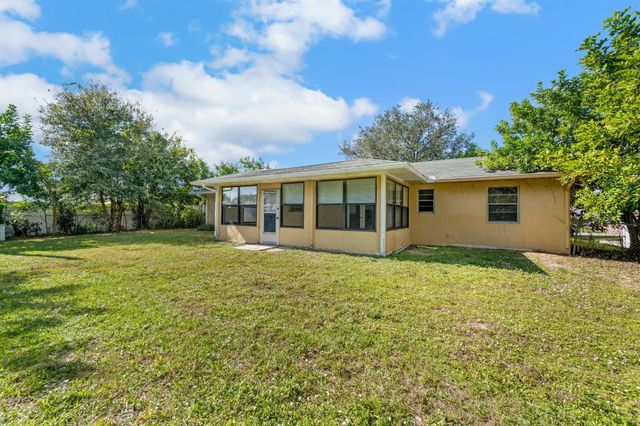 2491 SE Whitehorse Street, Port St Lucie, FL 34984