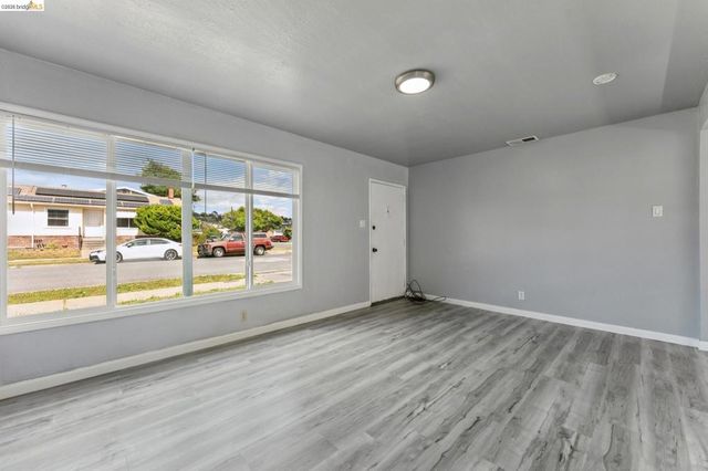 1003 1011 Lassen St, Richmond, CA 94805
