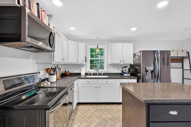 12 New Road, Canterbury, NH 03224