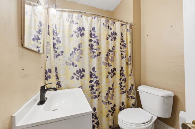 1346 S Hydraulic St, Wichita, KS 67211