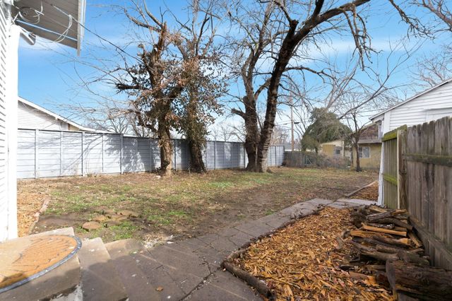 1346 S Hydraulic St, Wichita, KS 67211