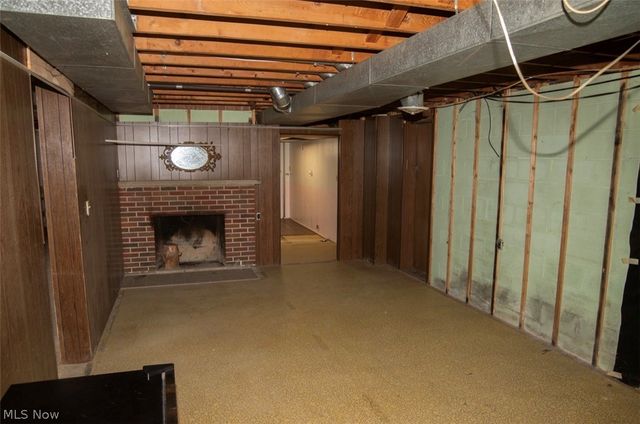 1575 Niles Cortland Road NE, Warren, OH 44484