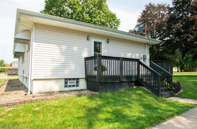 1575 Niles Cortland Road NE, Warren, OH 44484
