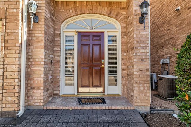 2819 Briarhurst Park, Houston, TX 77057