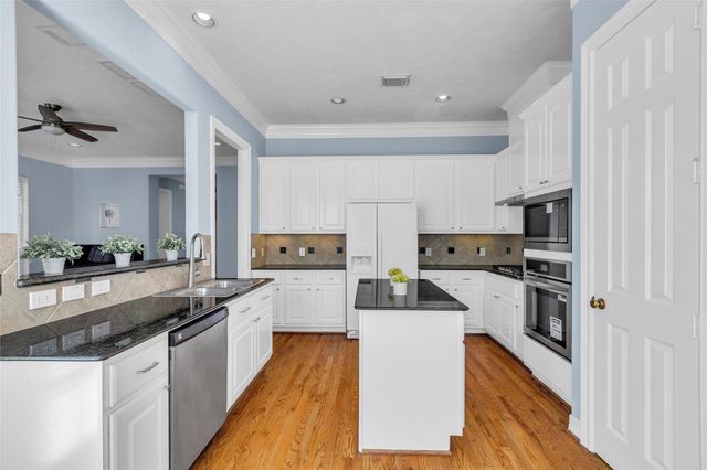 2819 Briarhurst Park, Houston, TX 77057