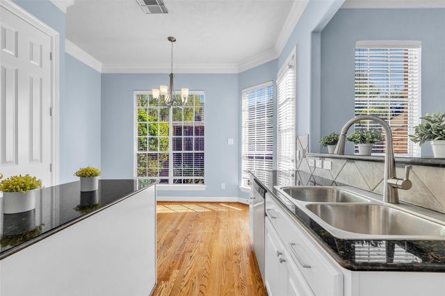 2819 Briarhurst Park, Houston, TX 77057