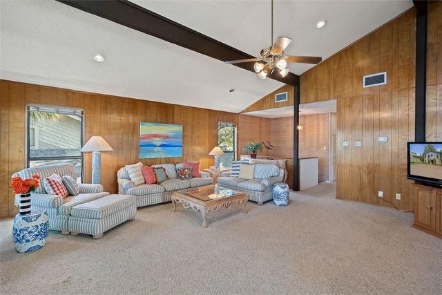 132 Web Isle DR, Marble Falls, TX 78654