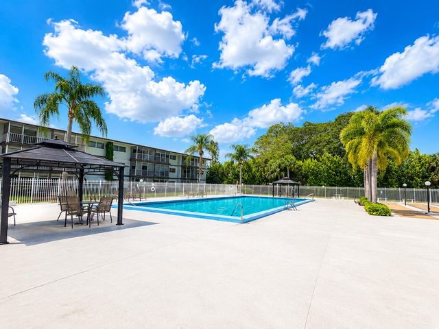 1201 Hillcrest Court 315, Hollywood, FL 33021