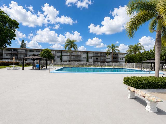 1201 Hillcrest Court 315, Hollywood, FL 33021