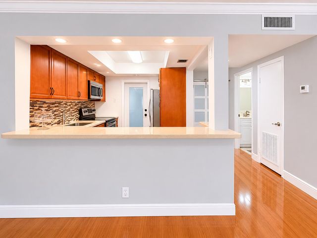 1201 Hillcrest Court 315, Hollywood, FL 33021