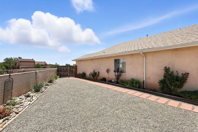 1902 VALLEY VIEW Drive SW, Los Lunas, NM 87031