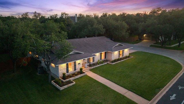 4011 Greystone DR, Austin, TX 78731