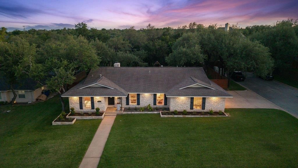 4011 Greystone DR, Austin, TX 78731