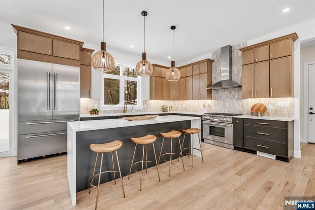 623 Alberta Drive, Paramus, NJ 07652