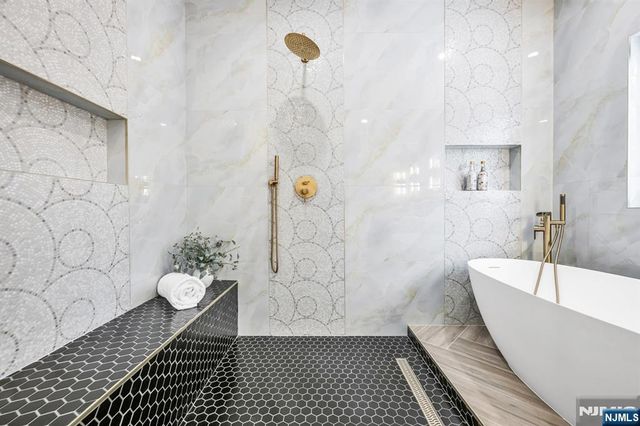 623 Alberta Drive, Paramus, NJ 07652