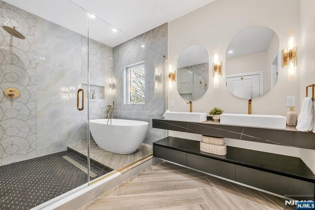 623 Alberta Drive, Paramus, NJ 07652