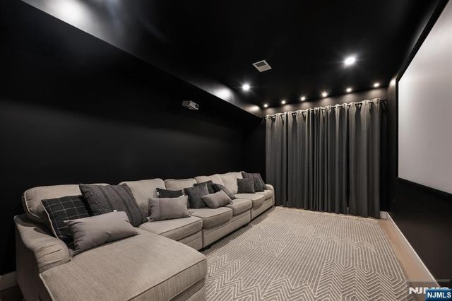 623 Alberta Drive, Paramus, NJ 07652