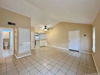 235 W Silver Sands Dr Apt 4, San Antonio, TX 78216