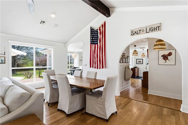 5203 S Pleasant Lane, Rogers, AR 72758