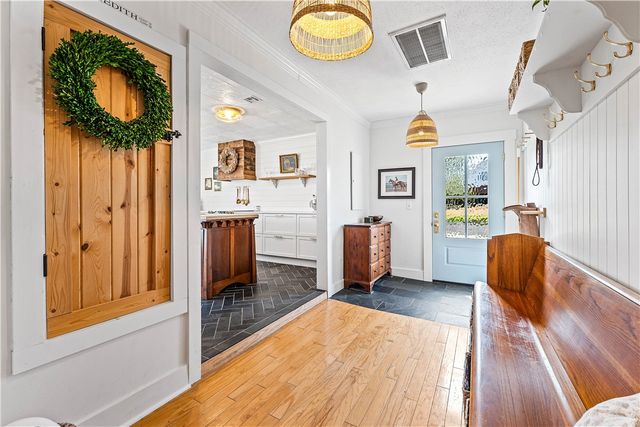 5203 S Pleasant Lane, Rogers, AR 72758