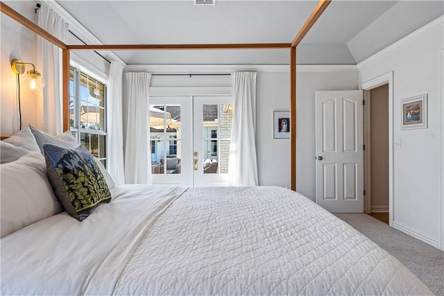 5203 S Pleasant Lane, Rogers, AR 72758